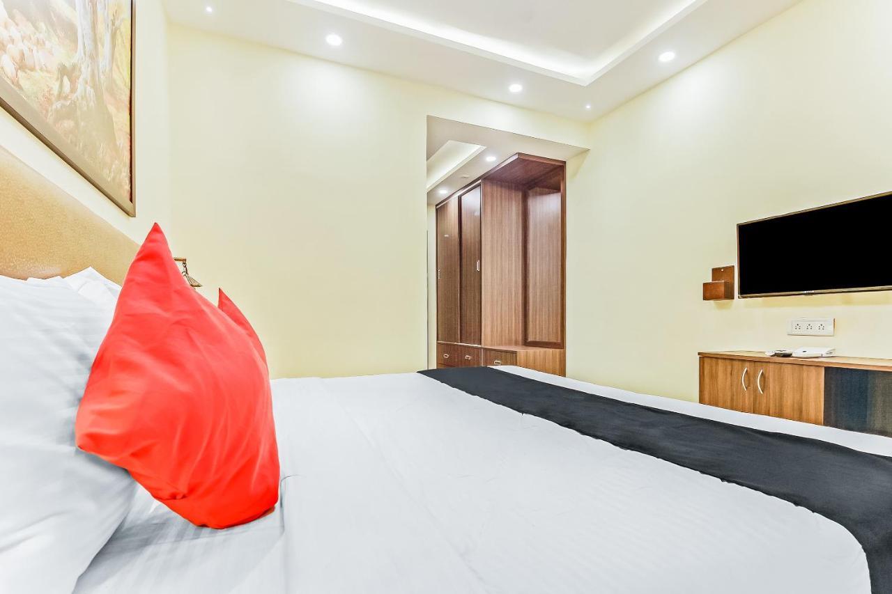 Capital O 64180 Adam'S Beach Resort Baga Kültér fotó